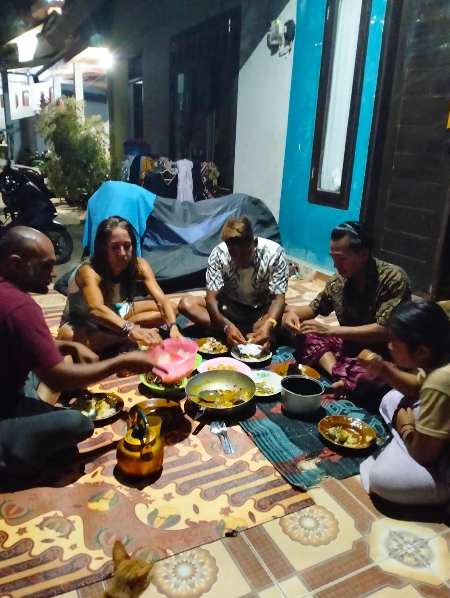 T&T Homestay Kuta  Kültér fotó